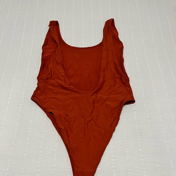 Aerie one piece swimsuit size large low back high cut sides - Picture 3 of 3